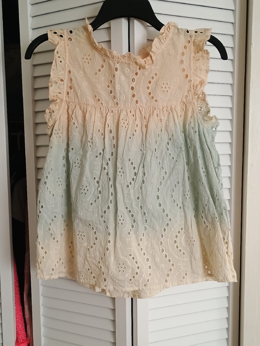 En Creme Cream and Blue  Eyelet Sleeveless Shirt